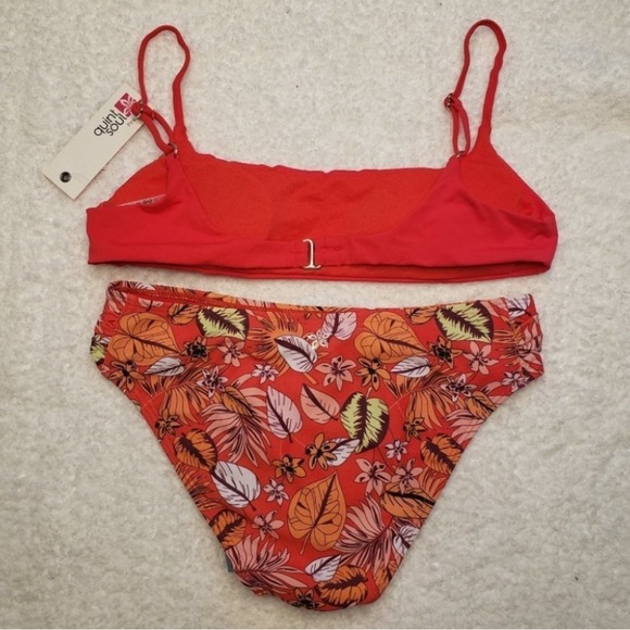 QUINTSOUK S NWT Bikini Solid/Floral Sporty Bikini Set Size Small NWT - Picture 6 of 10